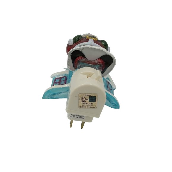 Santa Claus 3D Night Light Santa's Snow House Plug In - Picture 5 of 10